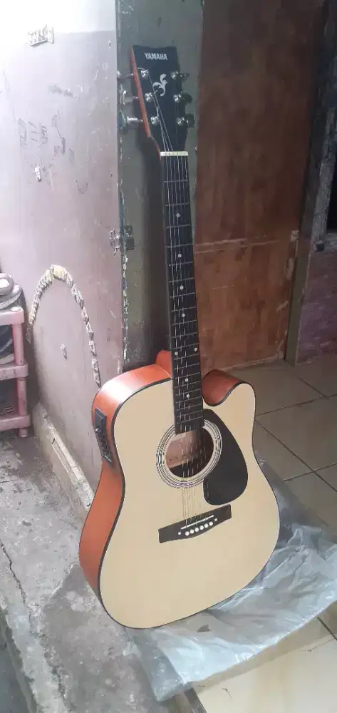 GITAR AKUSTIK ELEKTRIK