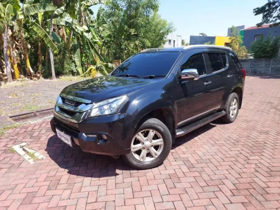 DP MURAH Isuzu MU-X 2.5 Solar Matic 2017 Hitam ACL