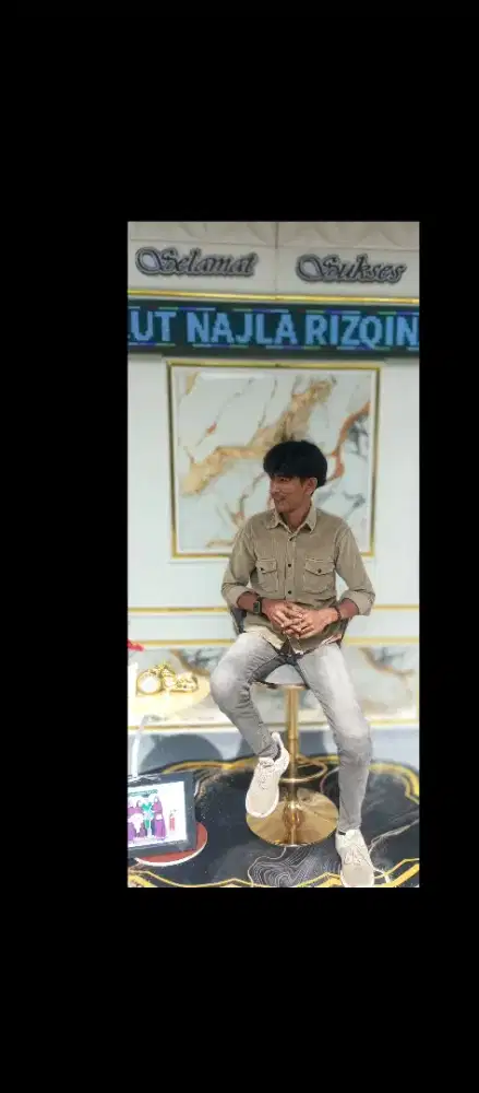 Sedang mencari pekerjaan,.