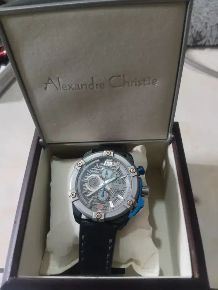 Jam tangan pria