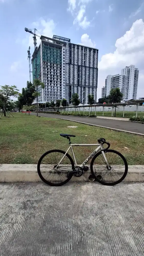 Sepeda fixie tsunami snm 100 bonus paddock sepeda