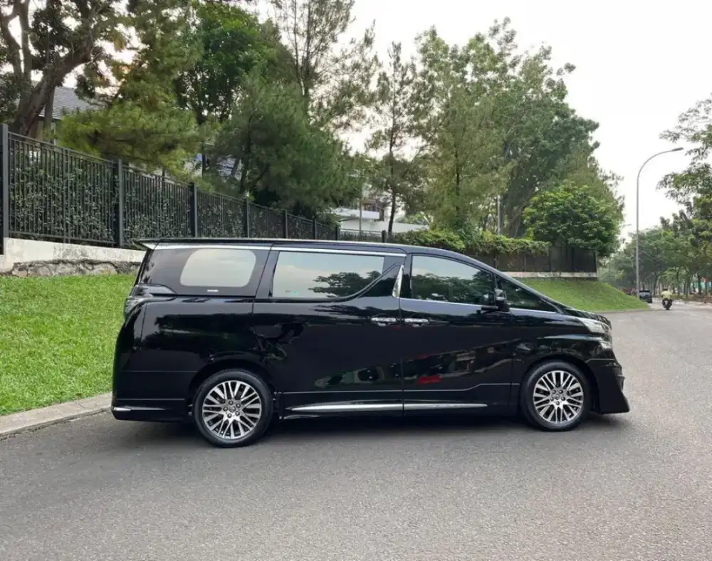 Toyota Vellfire G Limited 2017