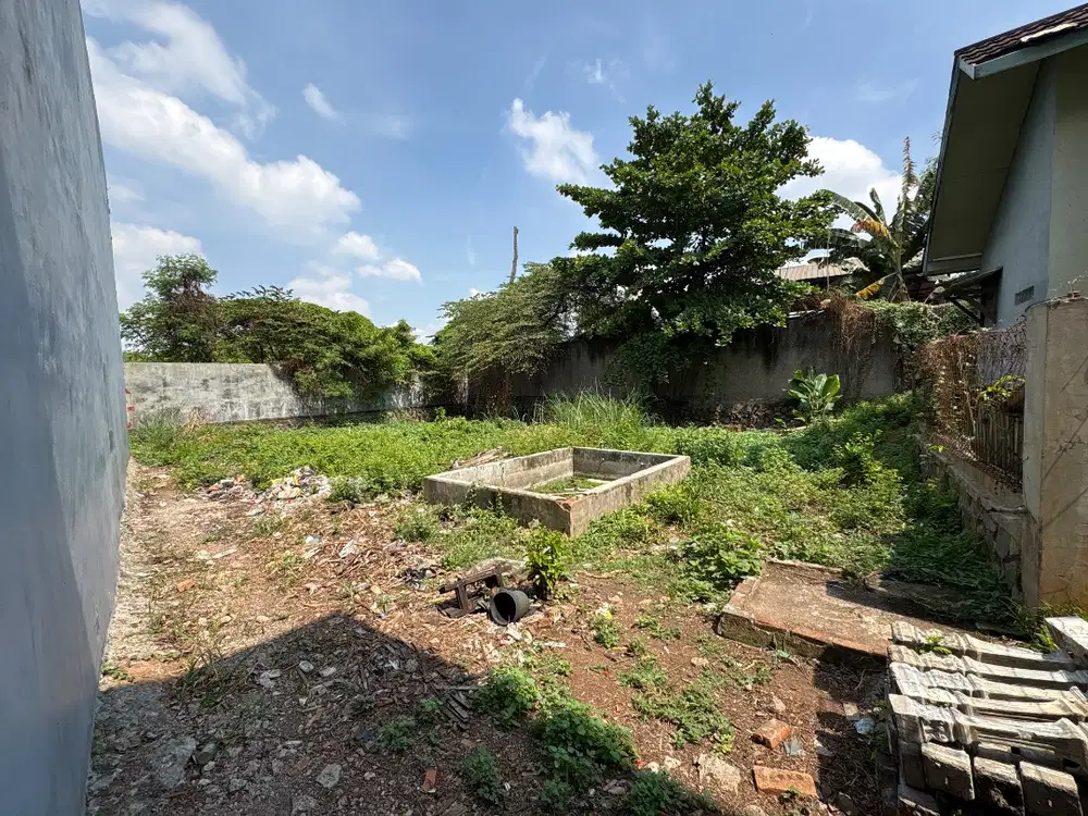 Dijual rumah / Tanah / lahan lokasi strategis depan jalan utama