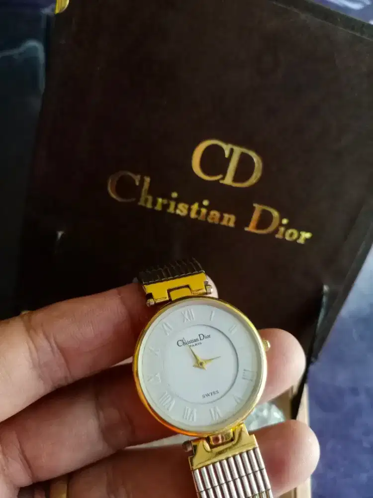Jam mewah christian Dior
