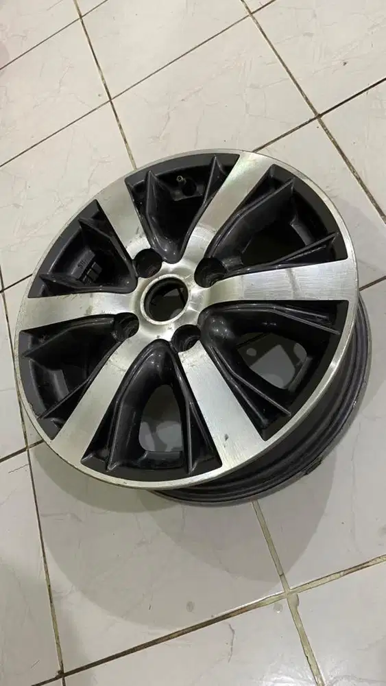 Velg Serep R15 Livina HWS avanza xenia 4x114