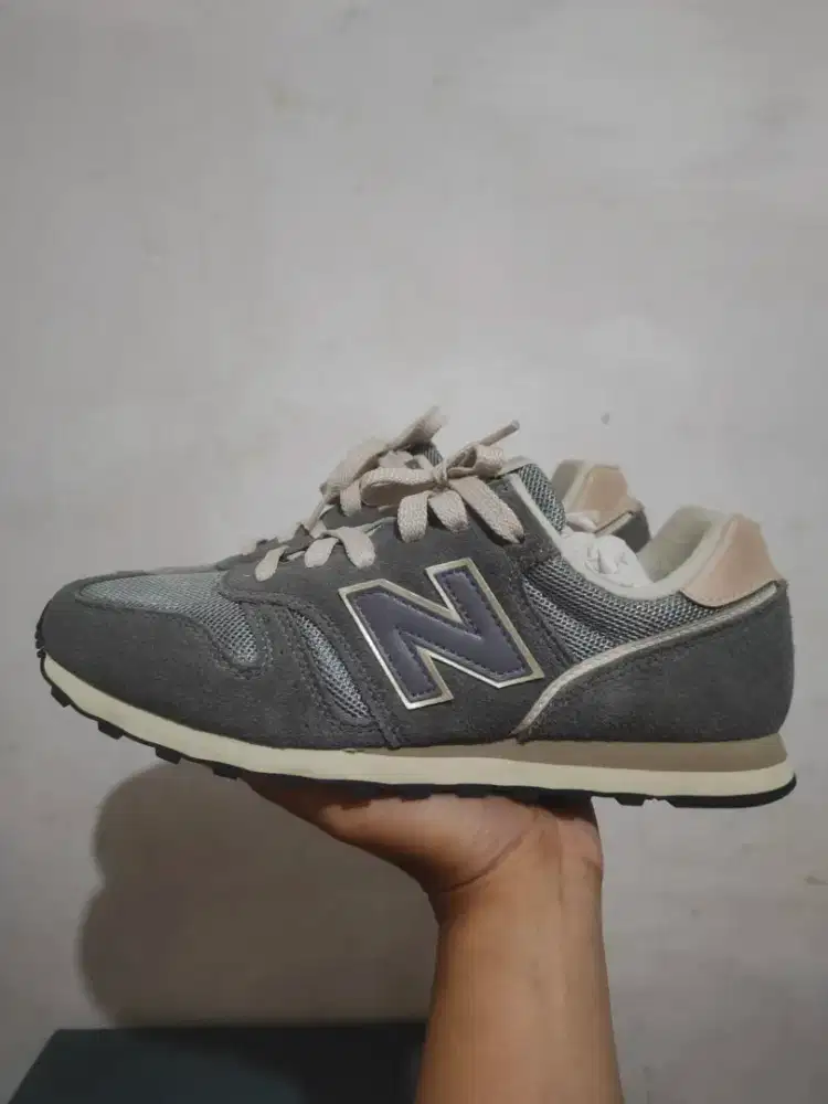 Sepatu New Balance 373 V2