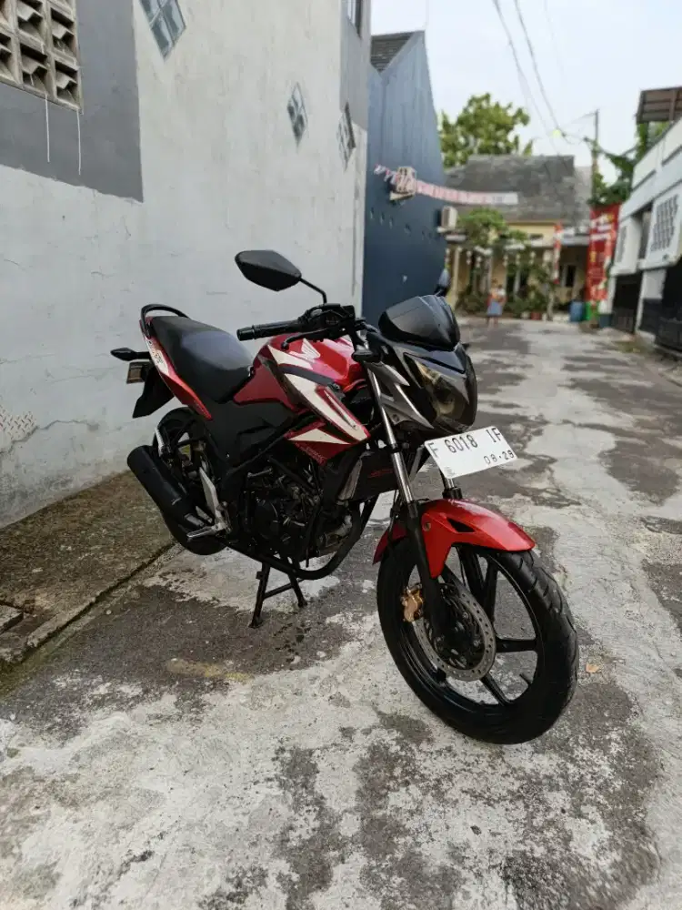 Honda CB 150r tahun 2014 kondisi siap pakai