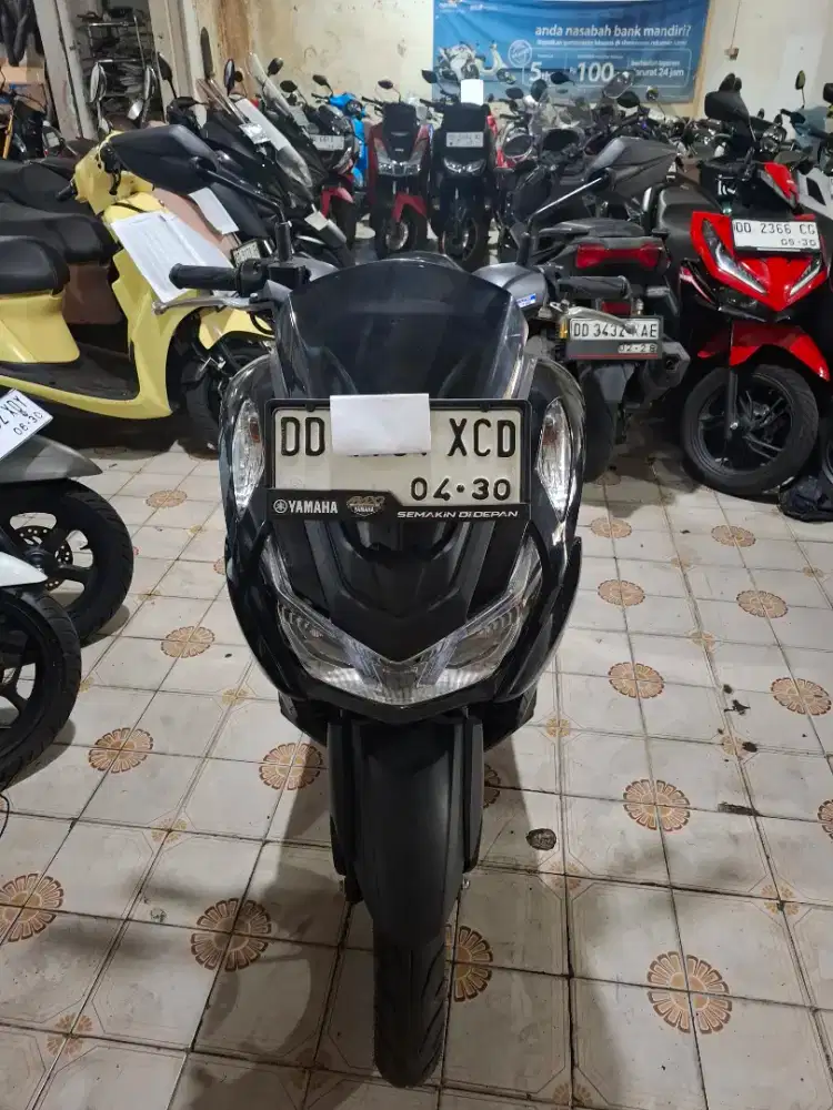 Yamaha Lexi new 155cc 2025 hitam