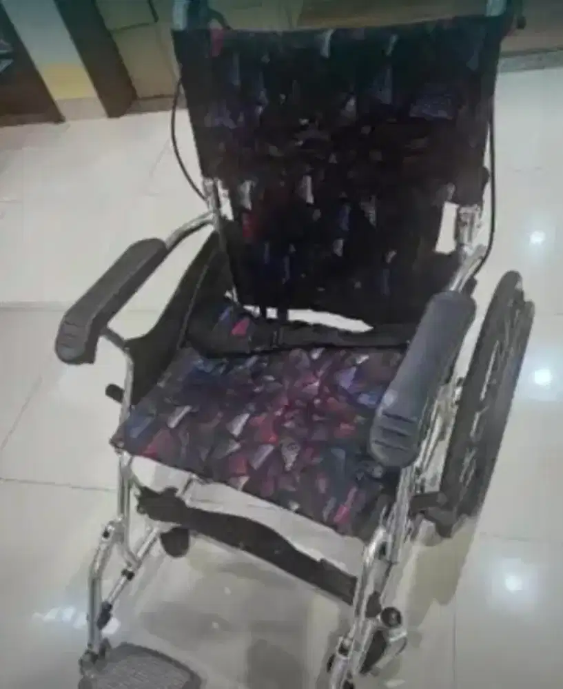 Kursi roda avico