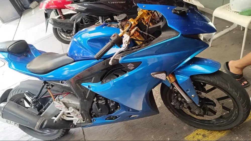 Suzuki GSX-R GSXR GSX GSX150R GSX150 150 R 150R 150cc Keyless 2019