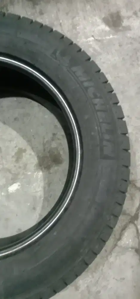Ban Michelin ring 17 235/60