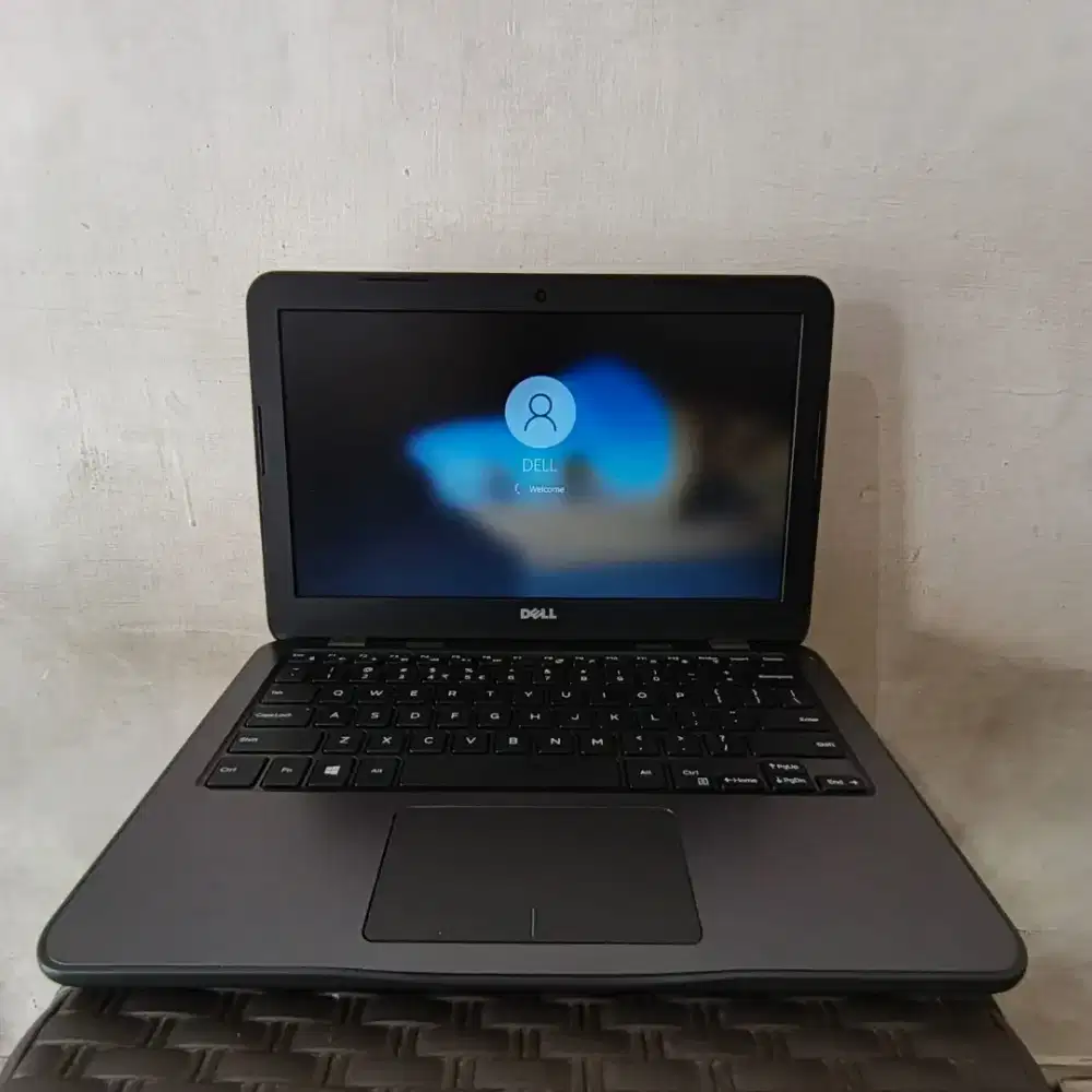 JUAL LAPTOP NOTEBOOK DELL INSPIRONP24T AMD A9-9420e RADEON R5 RAM4GB