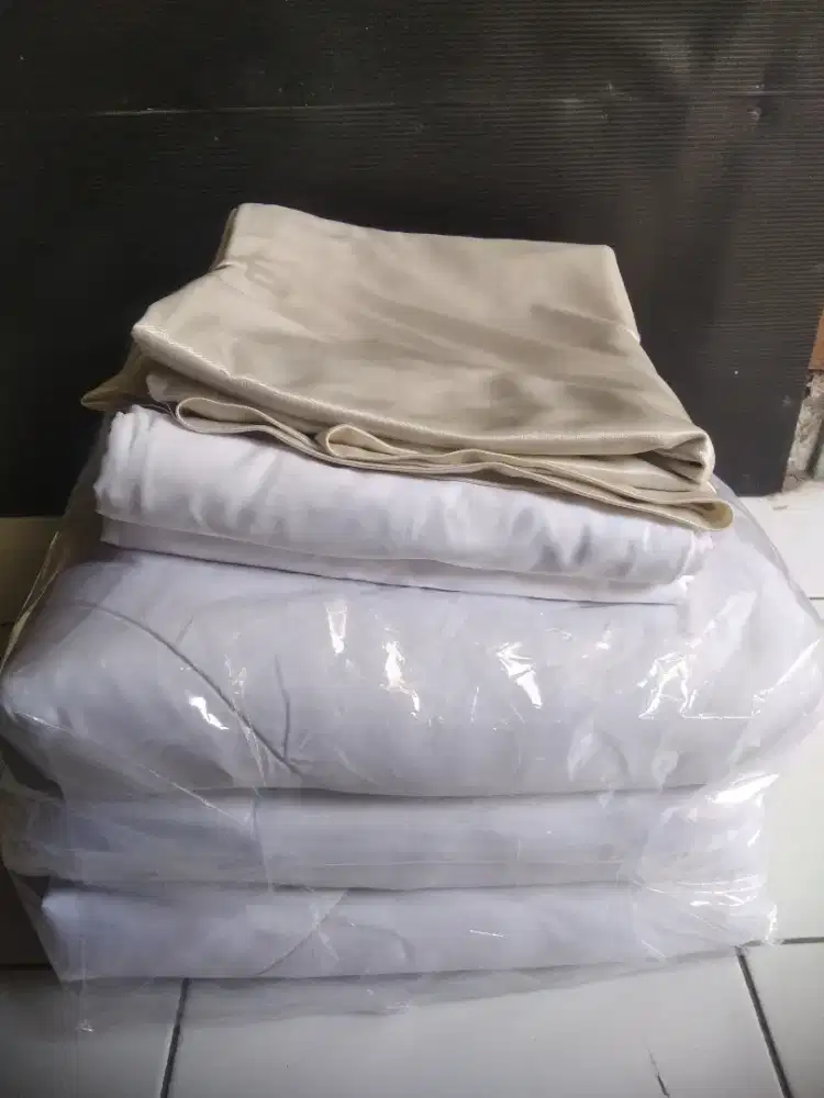BedCover + spre+Sarung Ksr bekas Hotel bersih masih bagus berkualitas