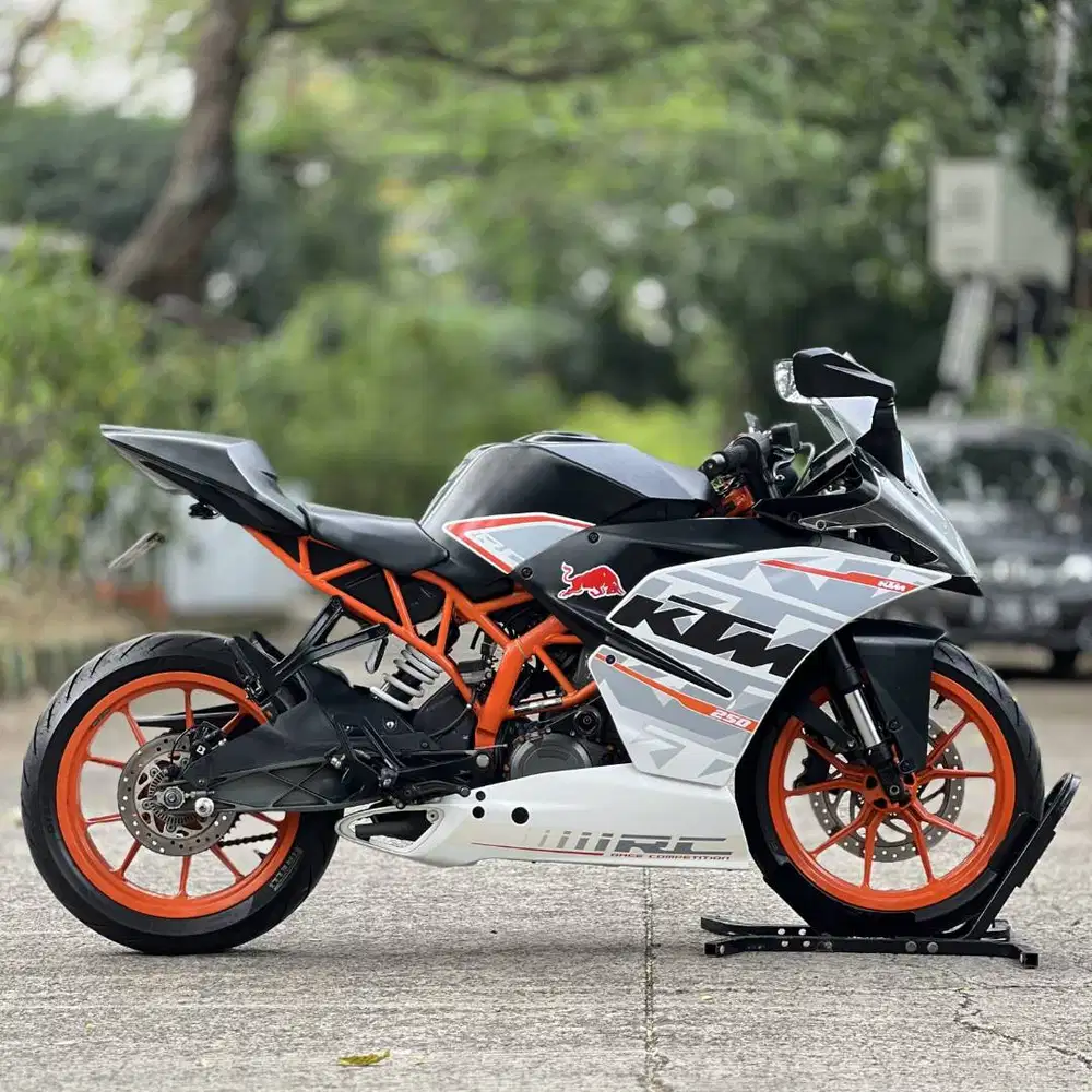 KTM RC 250 ABS PUTIH 2017 KM 19K PAJAK PANJANG SIAP GAS