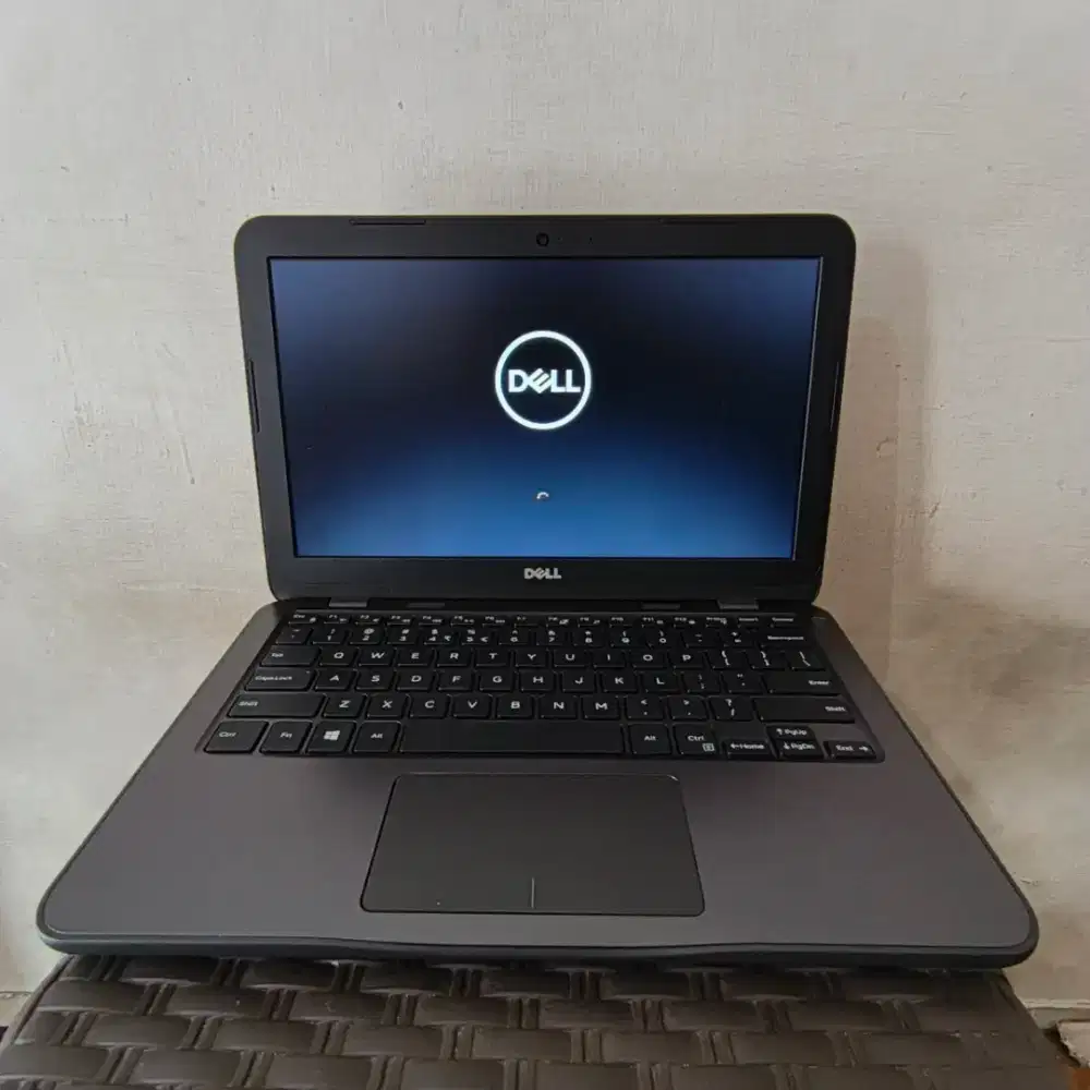 JUALLAPTOP,NOTE BOOK,DELLINSPIRONP24T AMD,A9-9420e,RADEONR5