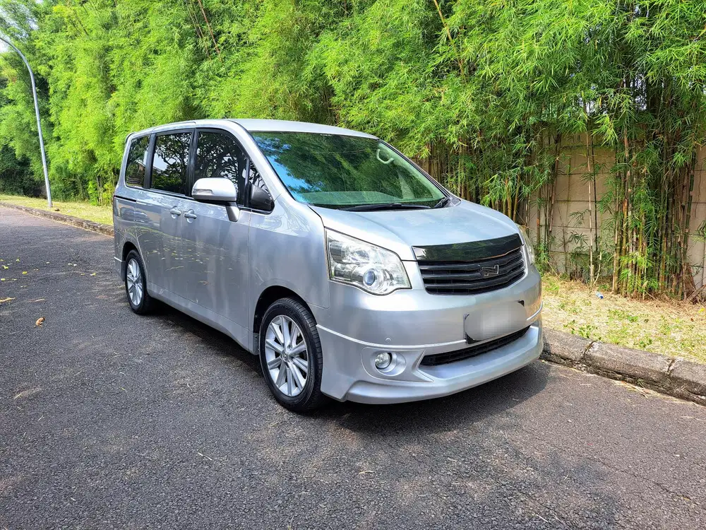 JUAL CASH TOYOTA NAV1 V AUTOMATIC 2013 SILVER NAV 1