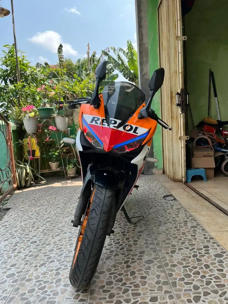 CBR 150R BU DIJUAL CEPAT