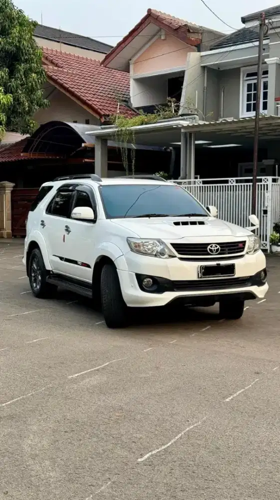Toyota Fortuner 2.5 G VNT Turbo Diesel Matic Tahun 2014 Putih