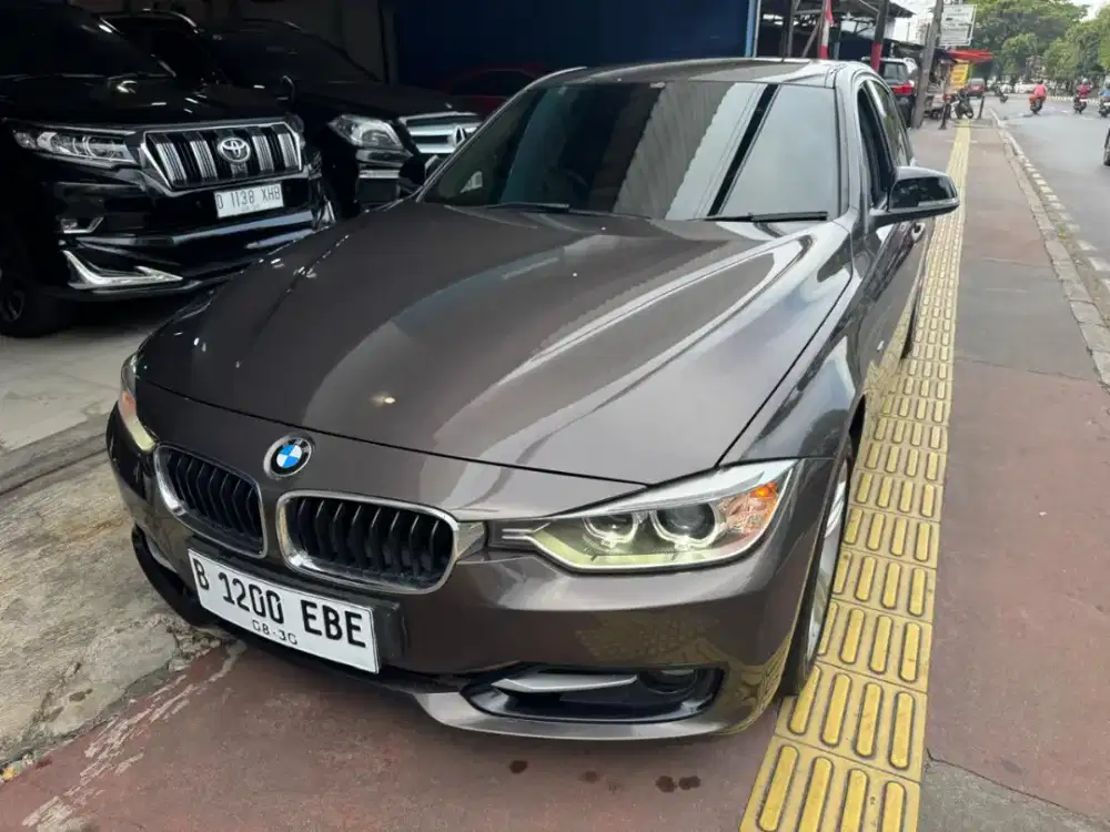 Bmw 320i th 2015 AT siap pakai