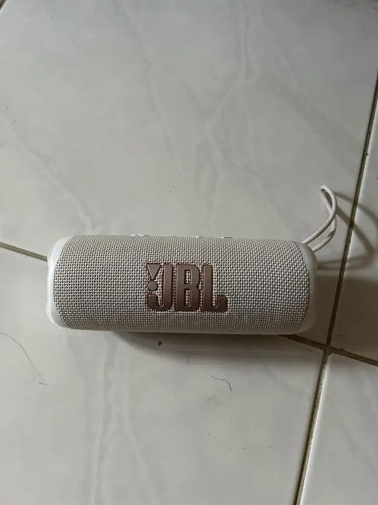WTS JBL FLIP 6 White Ori