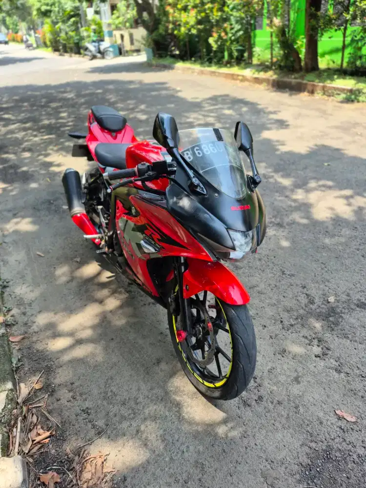 Dijual Suzuki GSX 150R tahun 2017 pajak hidup mesin bagus
