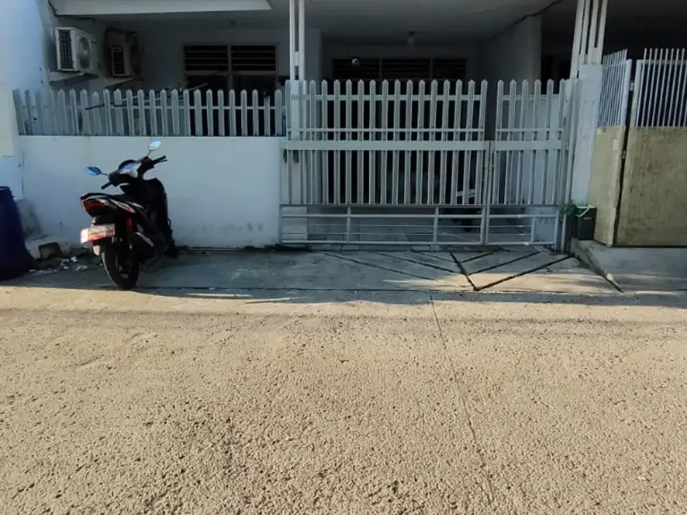 Dijual / Disewakan Rumah Strategis Siap Huni Area Muara Karang Jakarta Utara