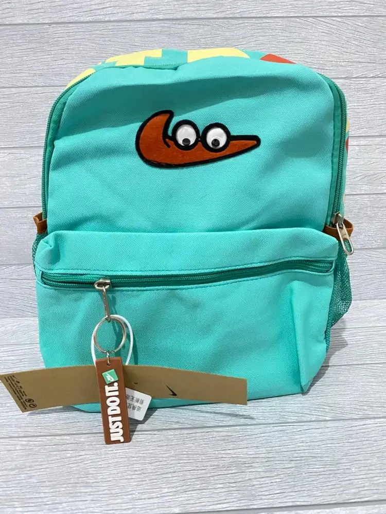 Tas nike anak warna hijau