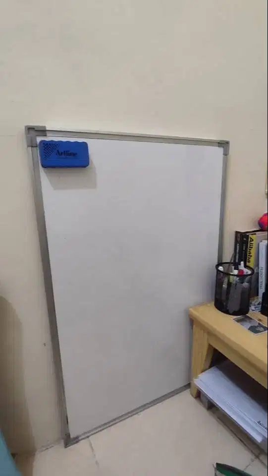 Papan Tulis Whiteboard Magnetic 60 x 90 cm