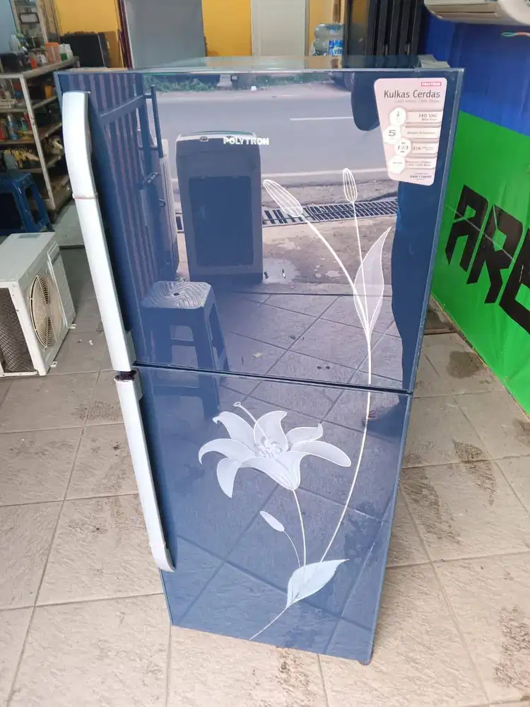 Kulkas Polytron Si Dingin Bandel! Mesin normal, daya cuma 130W — irit