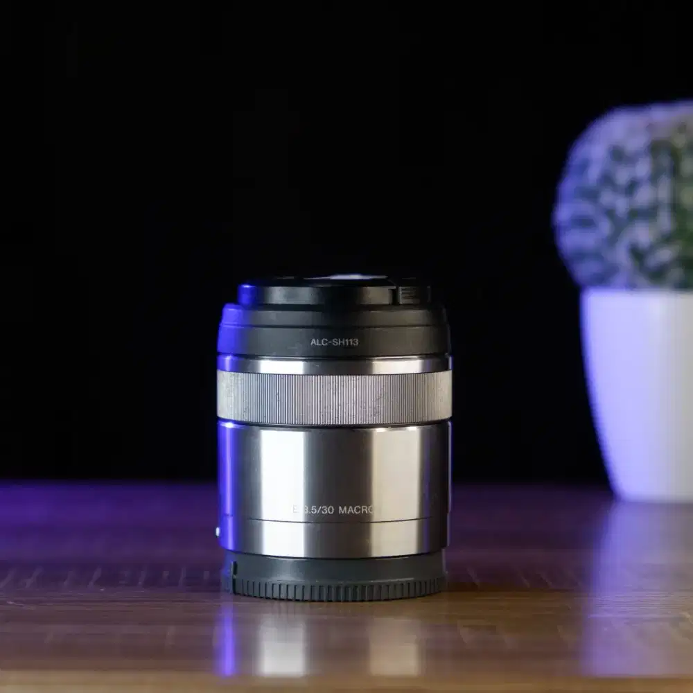 Boleh TT | Lensa Sony E 30mm F3.5 Macro Sony E 35mm Sony E 50mm 20mm