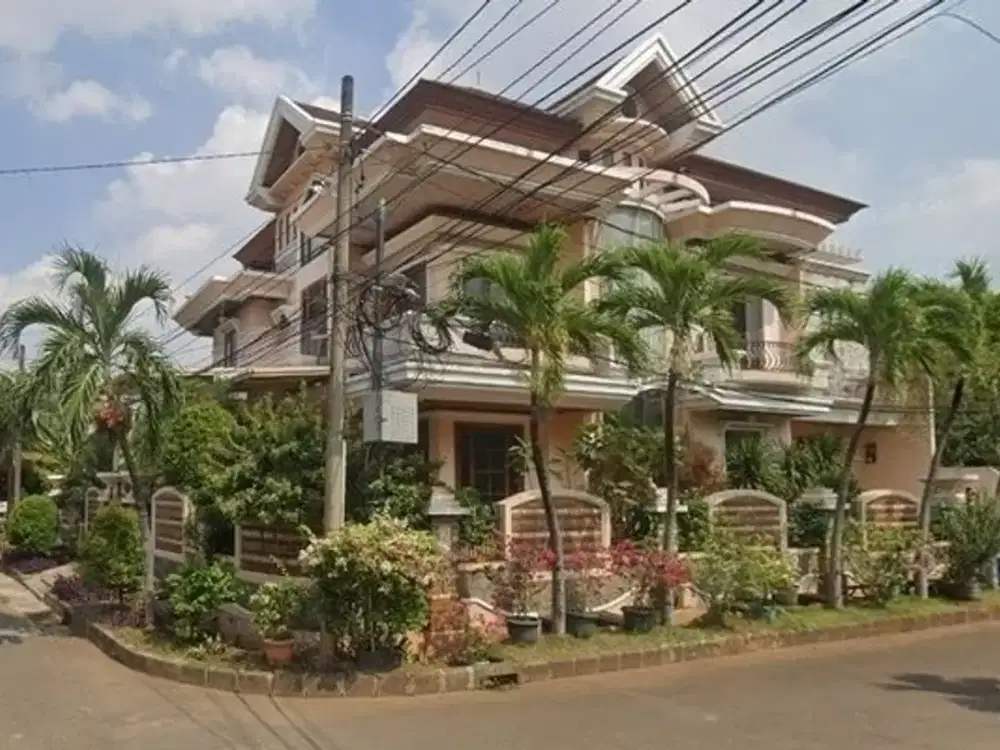 RUMAH HOOK 3 LANTAI DI SUNTER PERMAI JAYA, JAKARTA UTARA