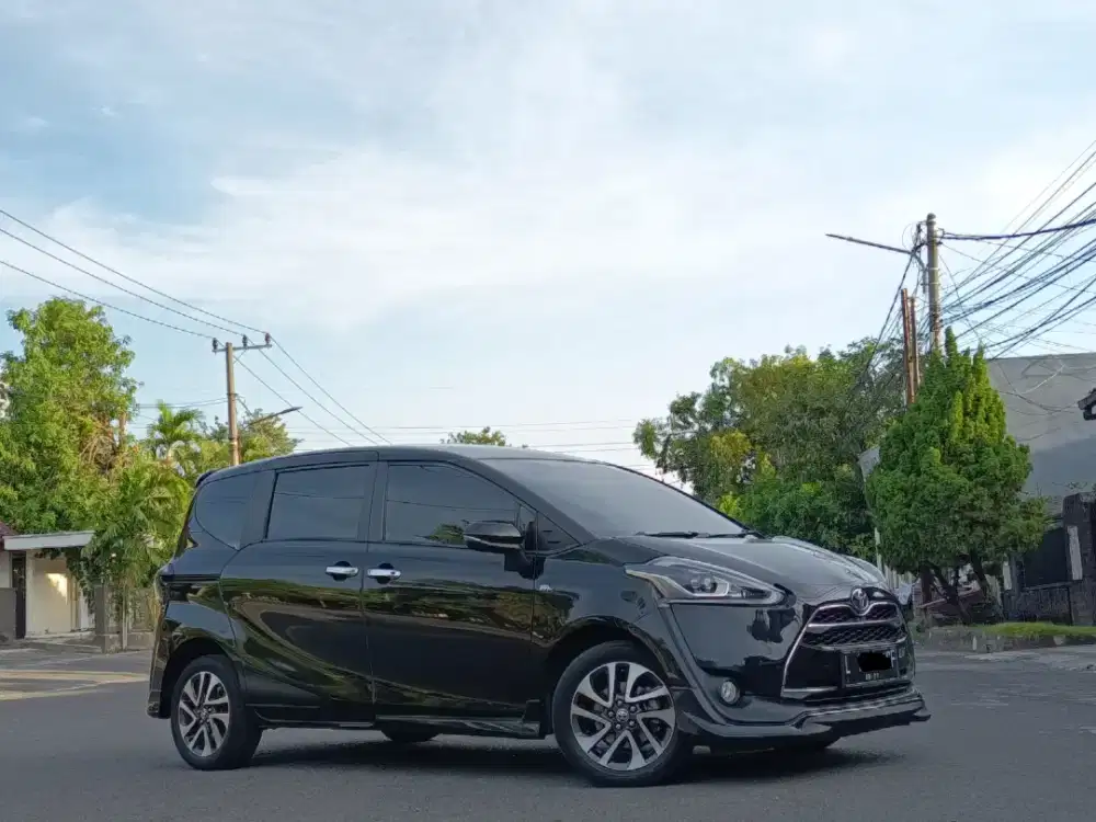 [TDP:28jt] Toyota Sienta Q 2017 Automatic Pajak Panjang Bulan 8