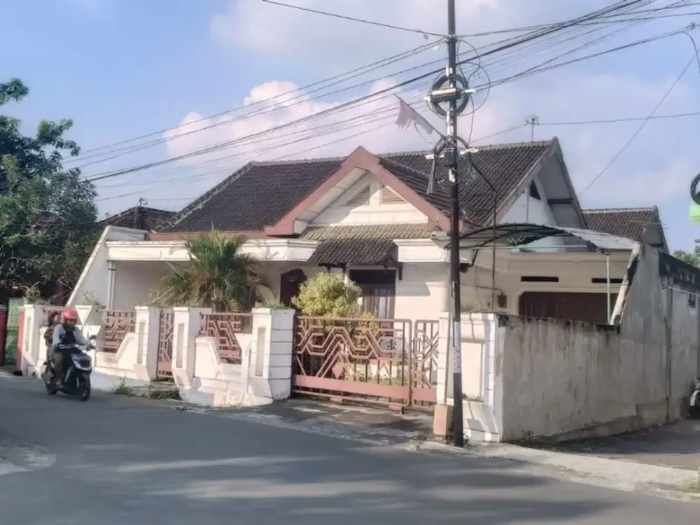 Rumah Gonilan Kartasura belakang Kampus 4 UMS