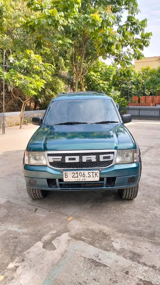 Ford Everest XLT 2.5 Diesel 2003 Siap Pakai