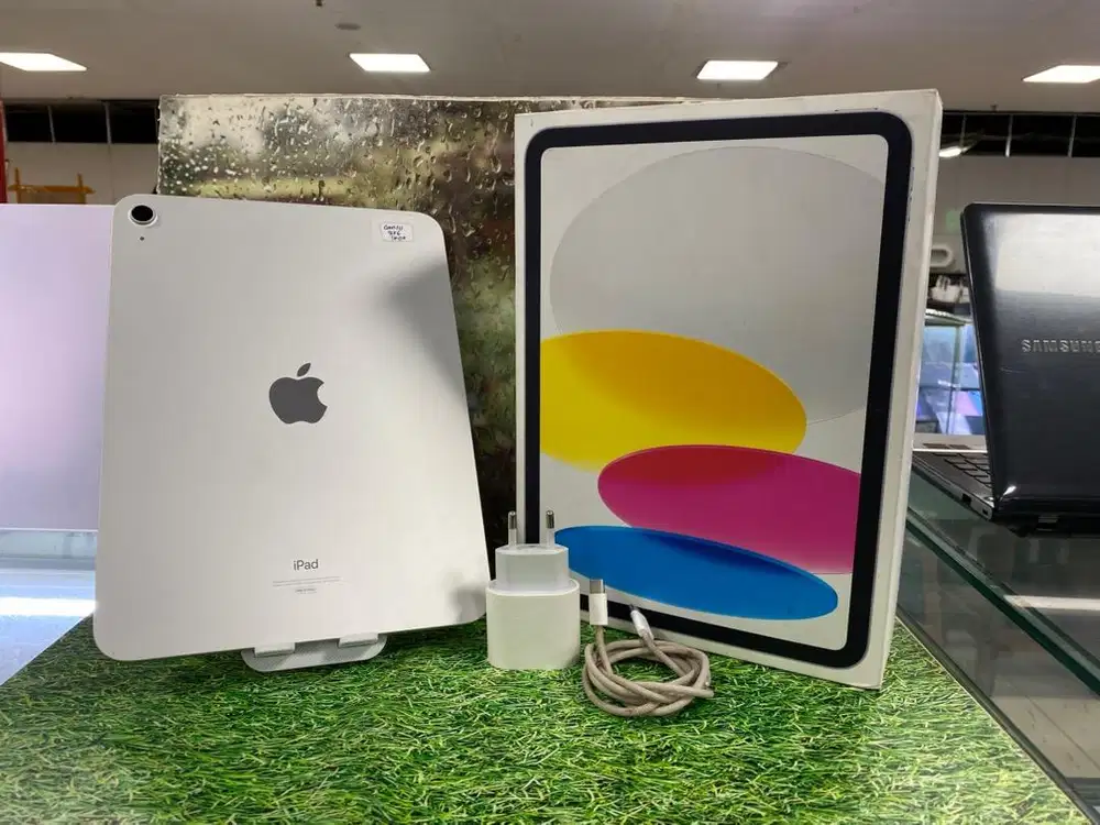 Ipad gen 10 iBox 256gb gransi on masi 7 at 6bln lagi