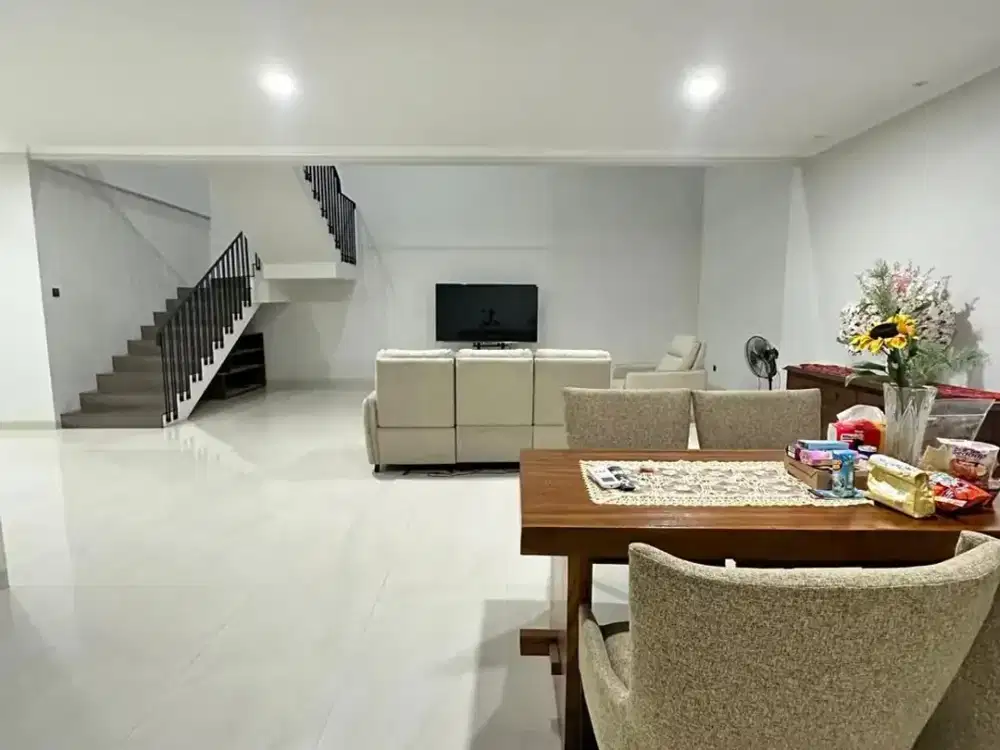 Dijual Rumah 2 Lantai Puri Kencana Termurah