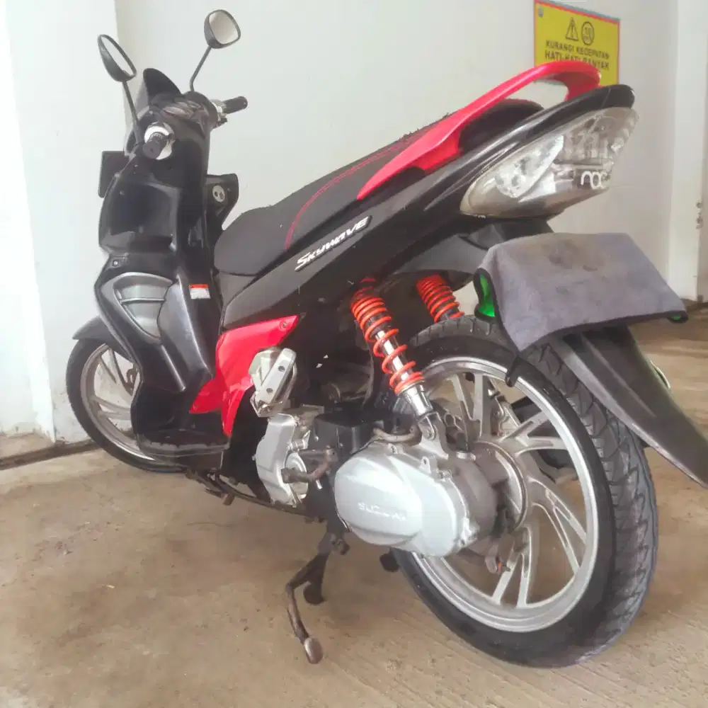 Skywave 2008 suzuki