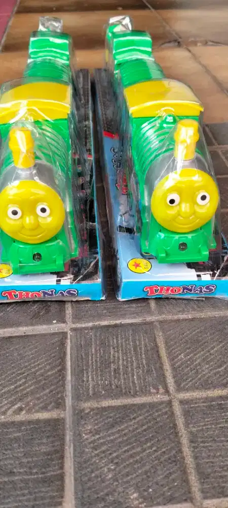 Mainan Anak kereta  Tayo ( pake batre
Jual borongan (