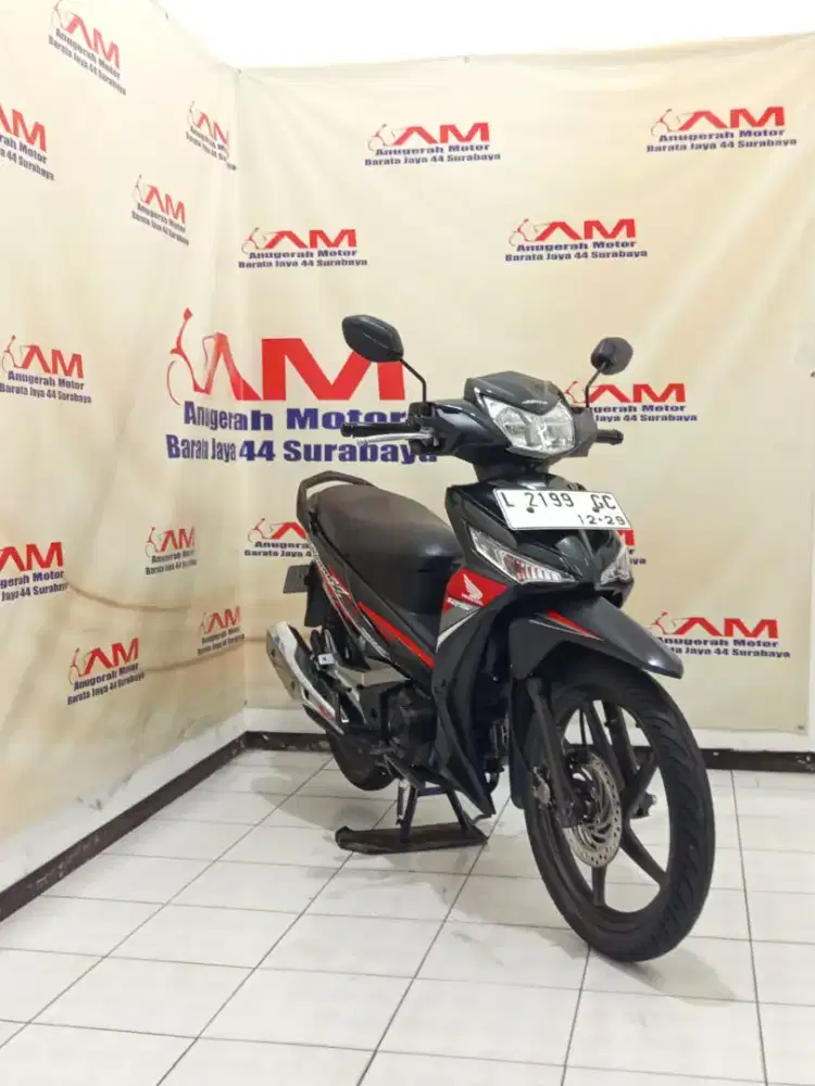 Honda supra x 125 fi Tahun 2019 warna hitam