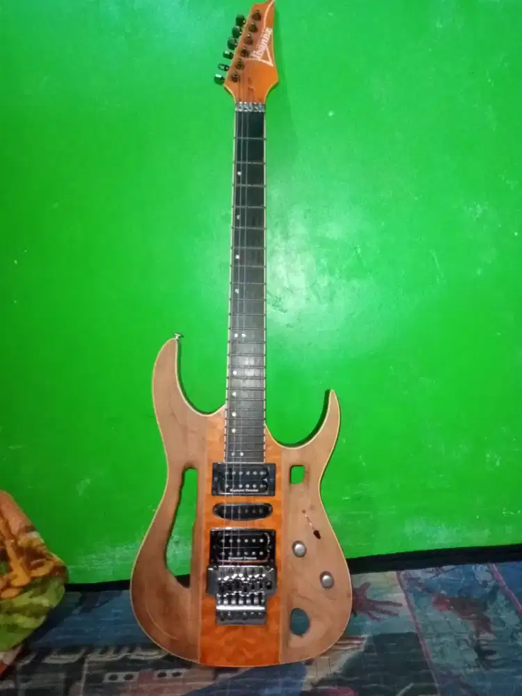 gitar ibanez premium