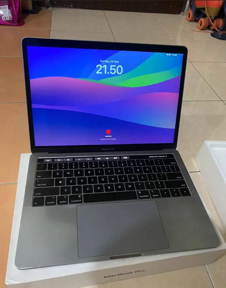 Macbook Pro Touch Bar 2018 (A1989) Second