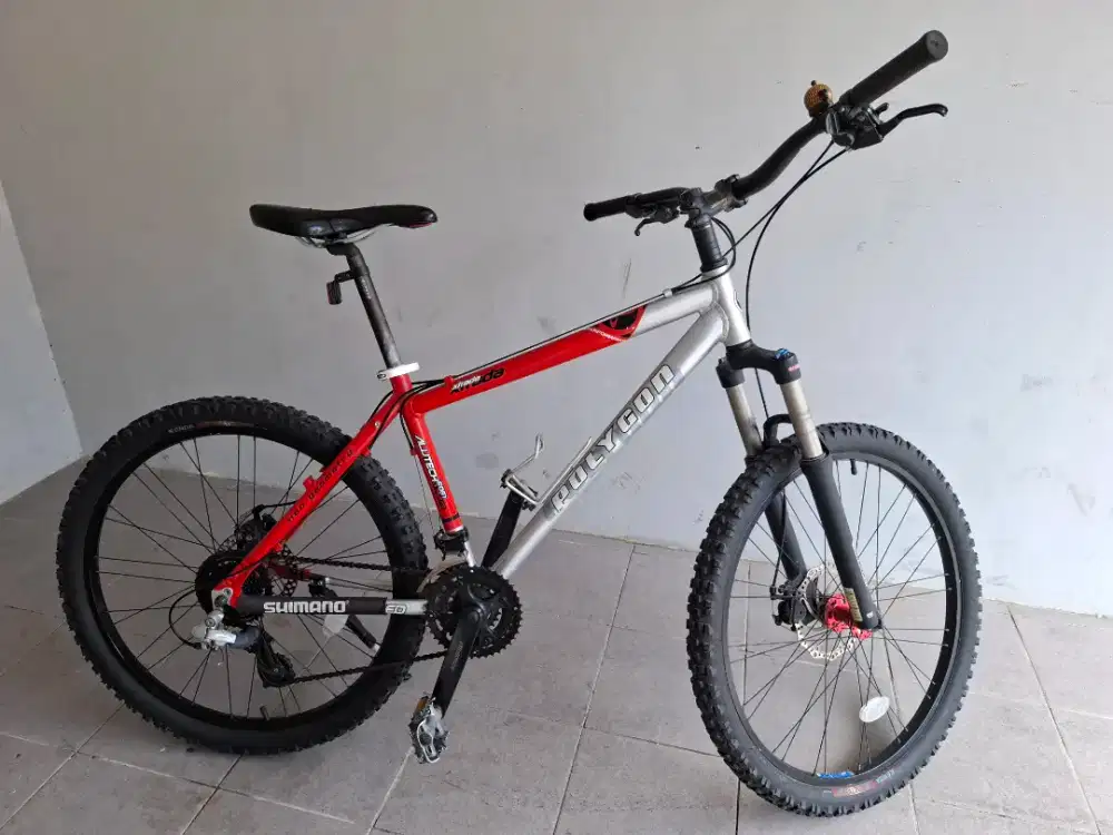 Sepeda gunung Polygon xtrada alutech ultralite 6061
