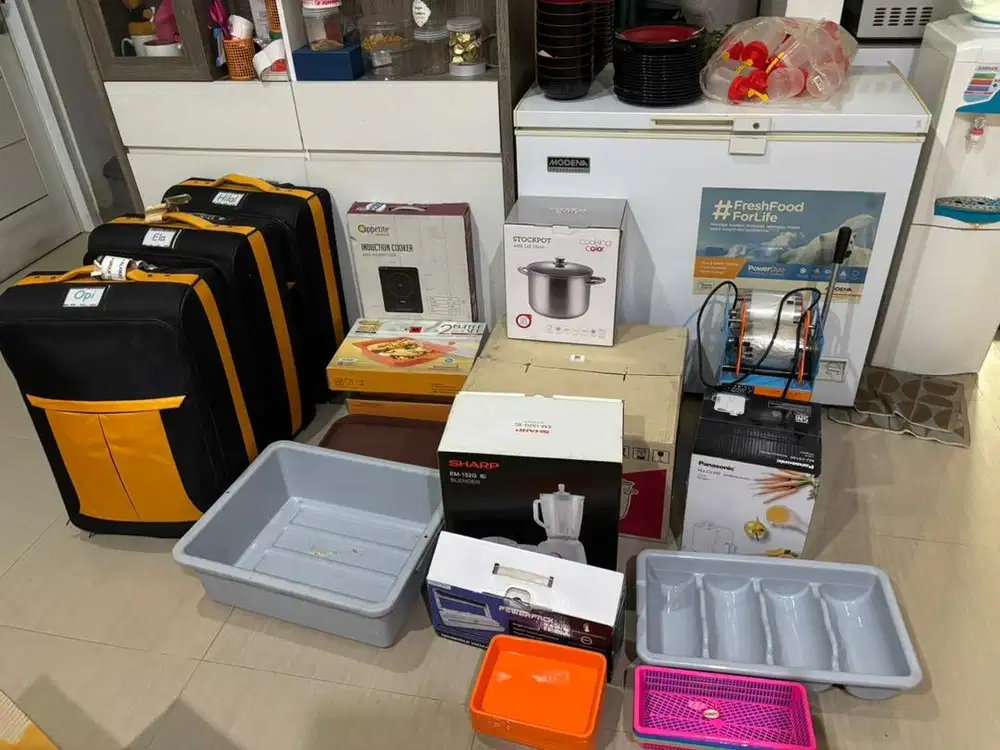 Aneka perlengkapan dapur