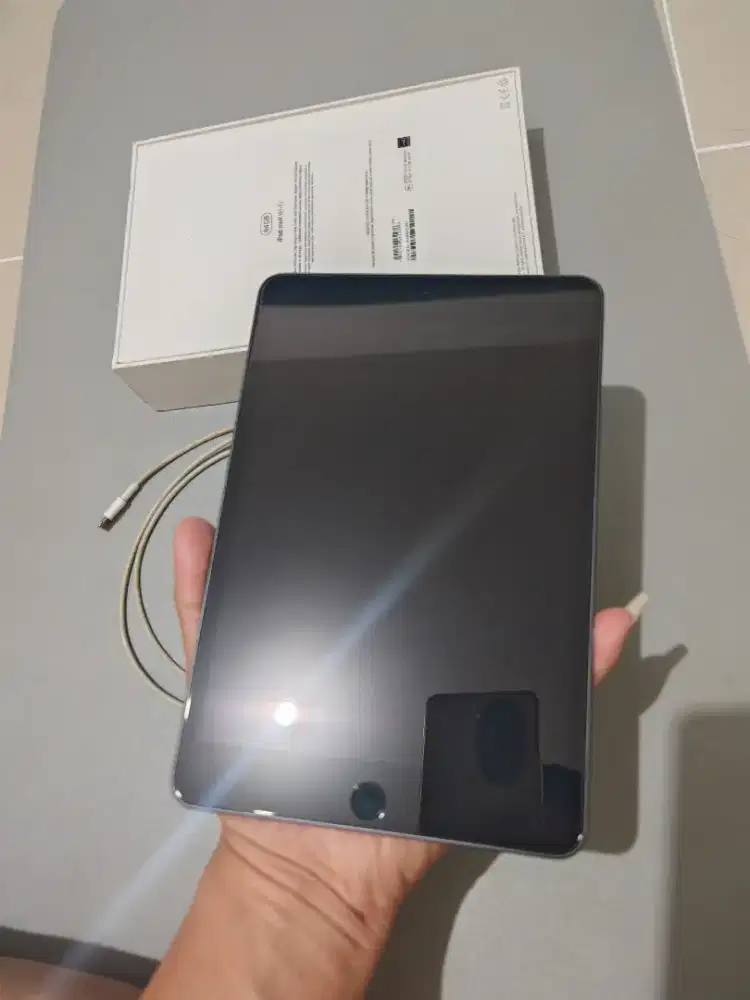 Jual ipad mini 5 wifi only 64 gb, barang simpenan jarang dipakai