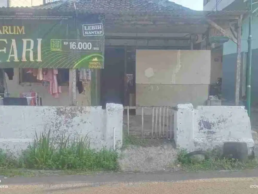 RUMAH BANGUNAN LAMA POROS JALAN IKAN GURAMI DEKAT SUHAT MALANG