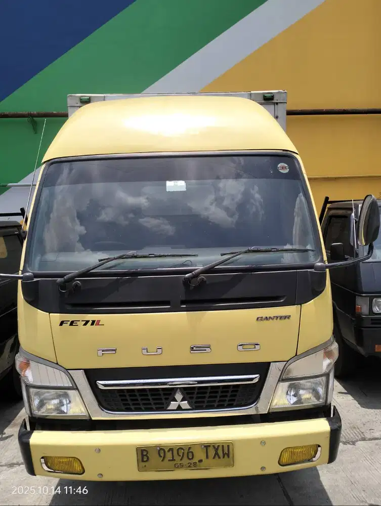 Di jual truk engkel long casis tahun 2023