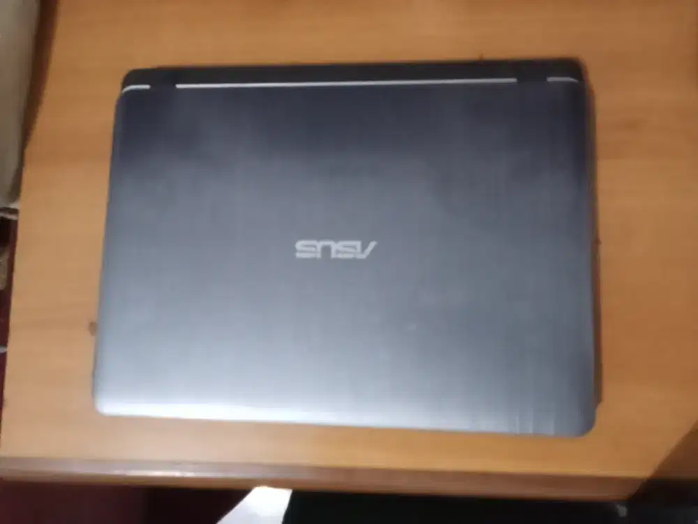Numpang posting jual laptop bos