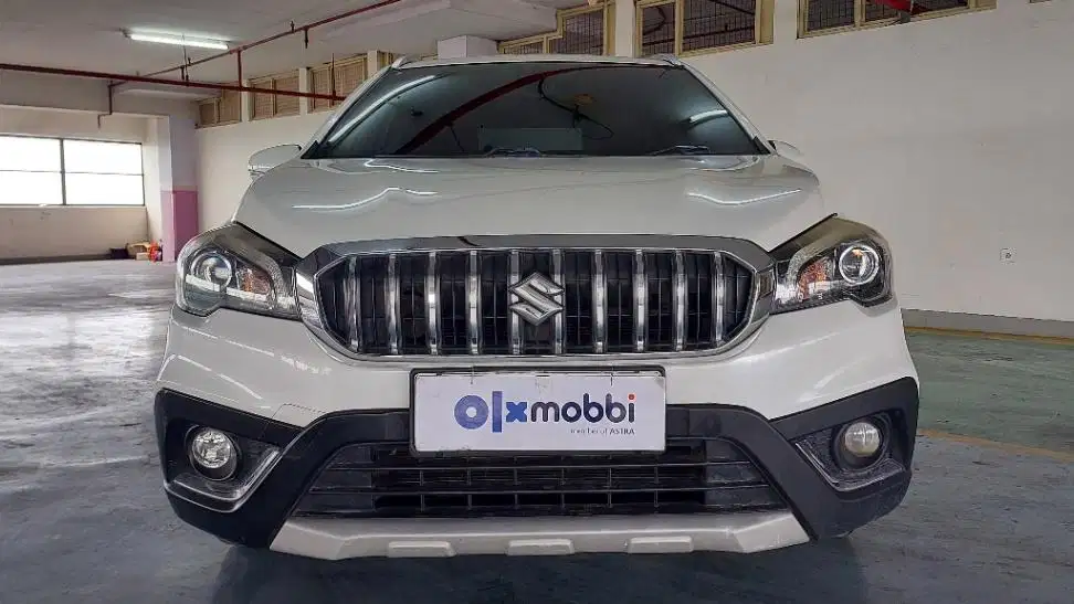 DP MURAH Suzuki SX4 1.5 S-Cross Bensin-AT 2018 CSRHB
