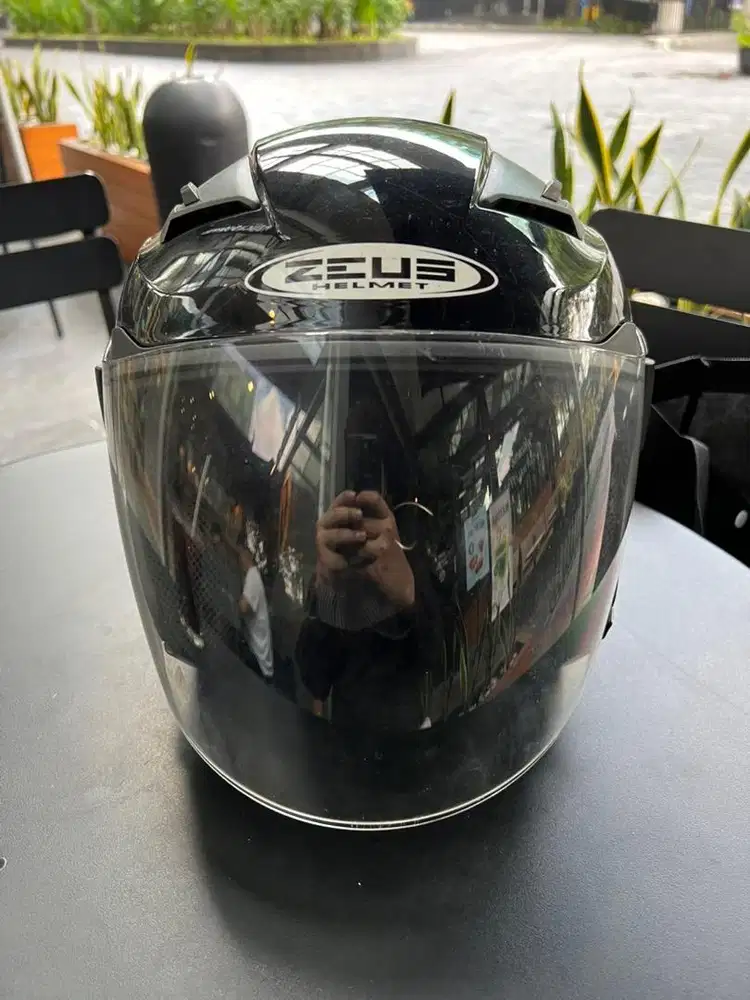 Helm Zeus ZS611 Hitam Glossy