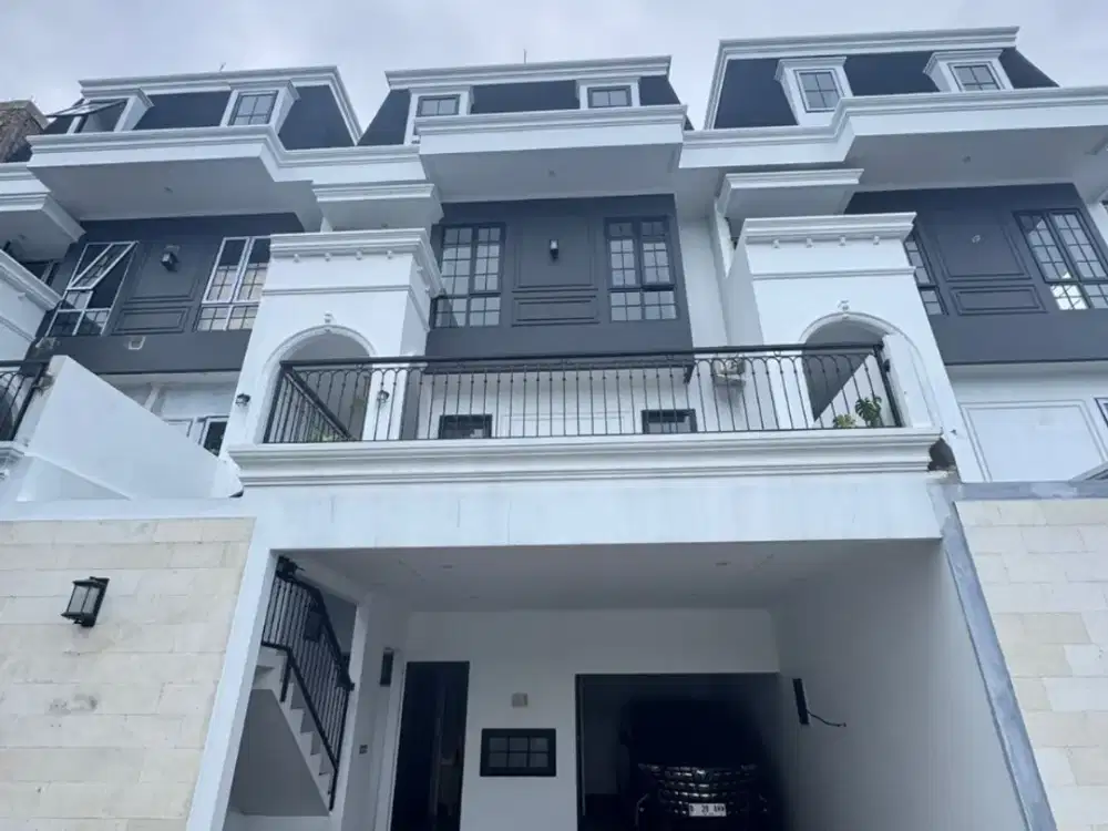 Dijual Rumah Baru Ada Private Lift Modern Minimalis di Pejaten Pasar M